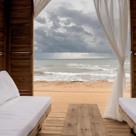 Mercury Penthouse & Spa Tub Apartment *